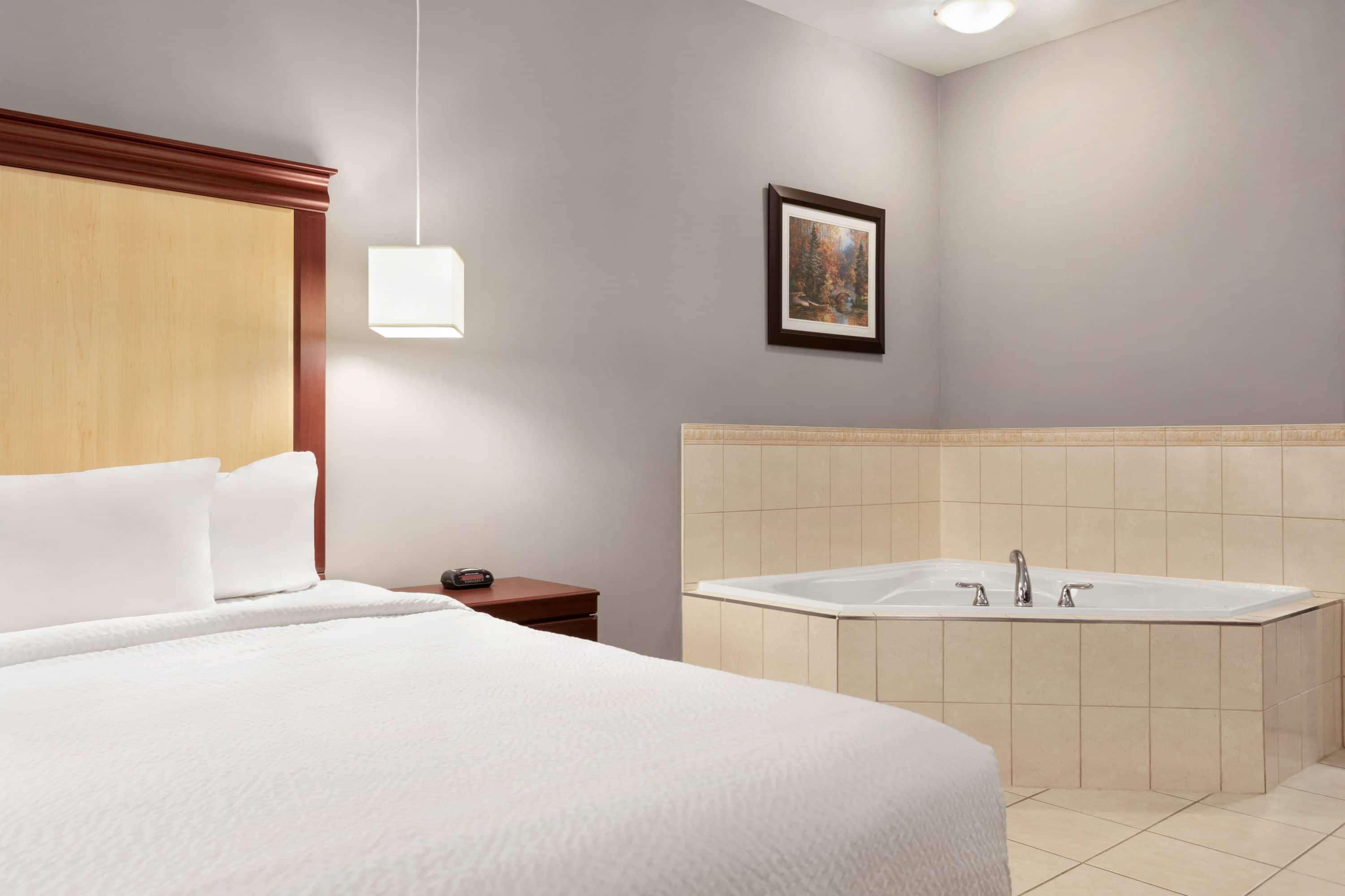 Days Inn By Wyndham Hamilton - Downtown 外观 照片