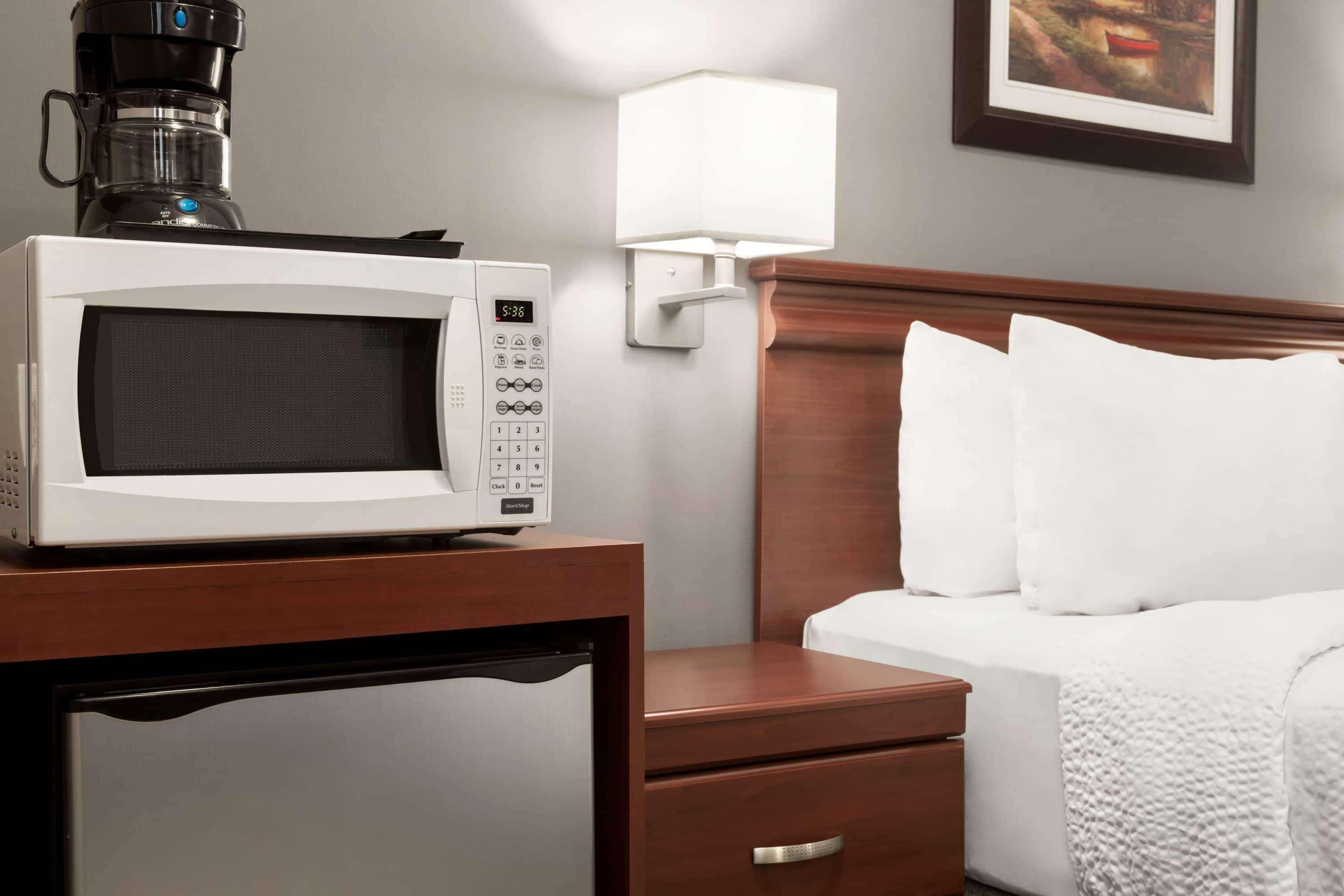 Days Inn By Wyndham Hamilton - Downtown 外观 照片