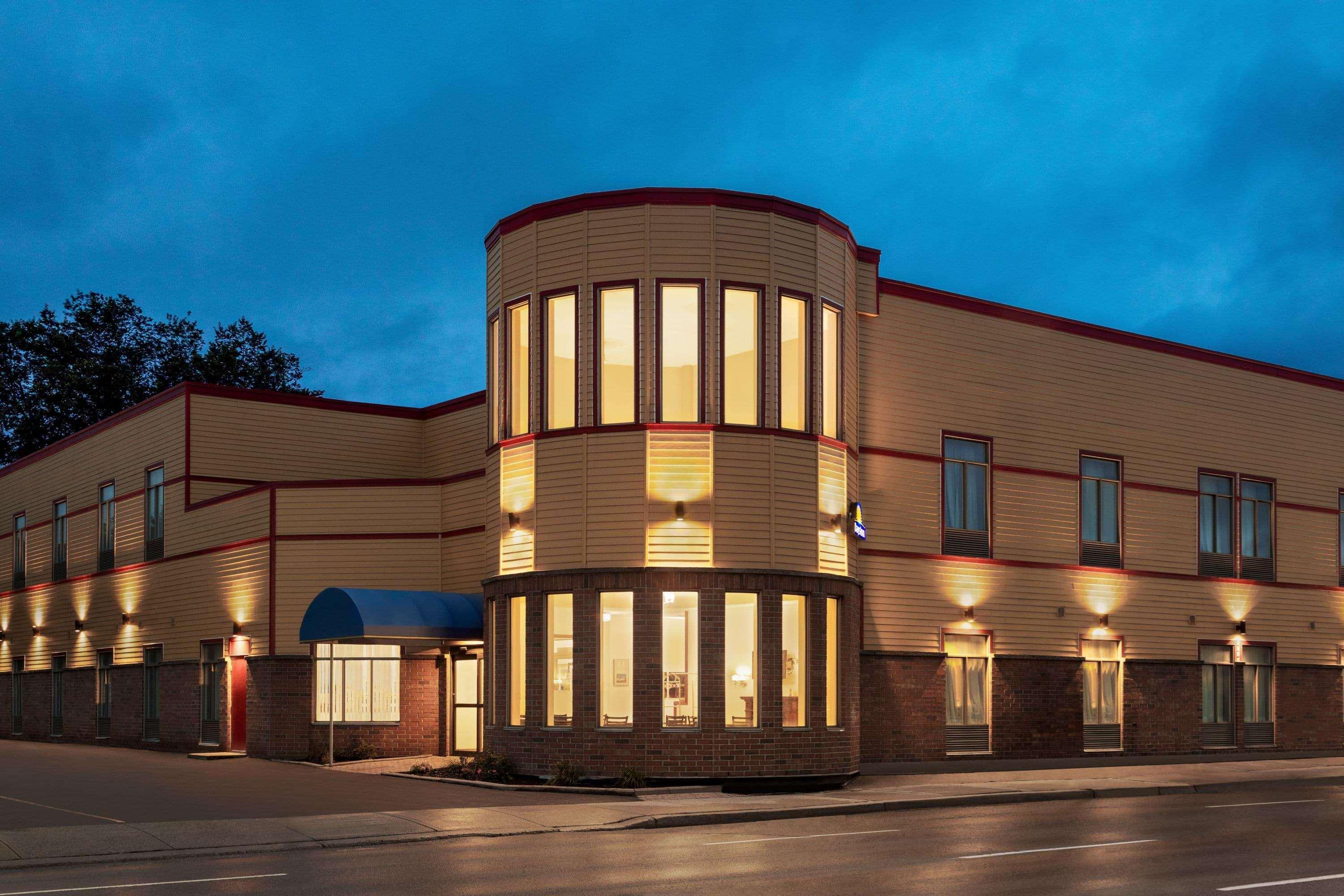 Days Inn By Wyndham Hamilton - Downtown 外观 照片